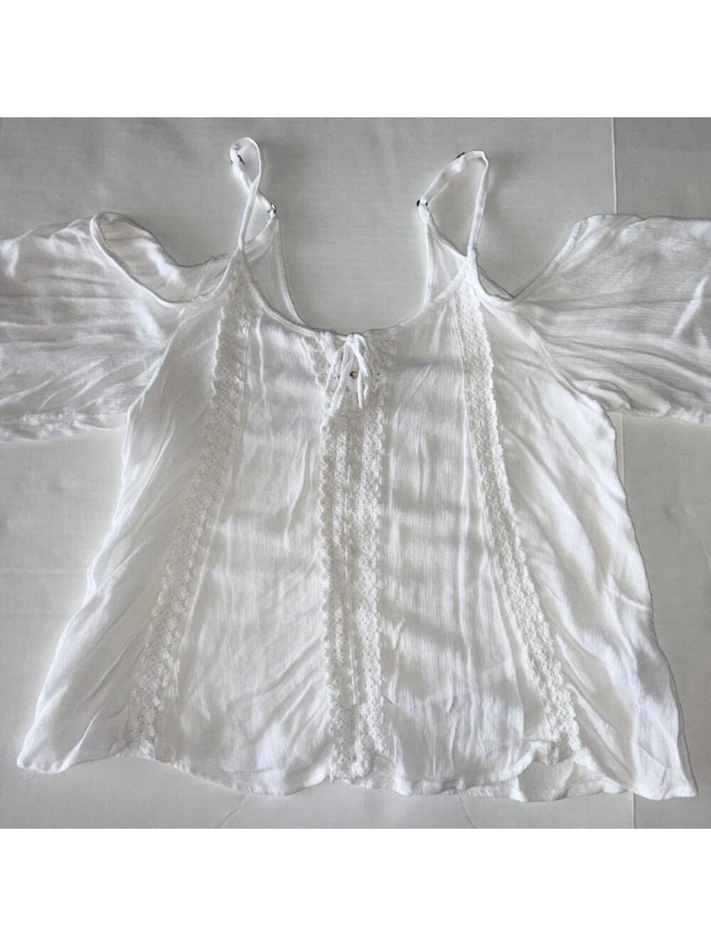 Hollister M White Lace Cold Shoulder Bell Sleeve Blouse Y2K Boho Fairy Coquette
